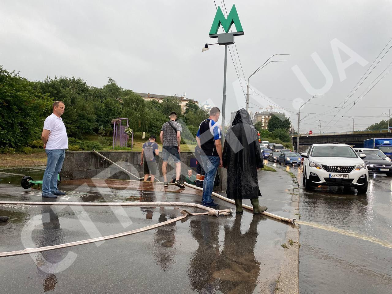 метро Берестейская потоп
