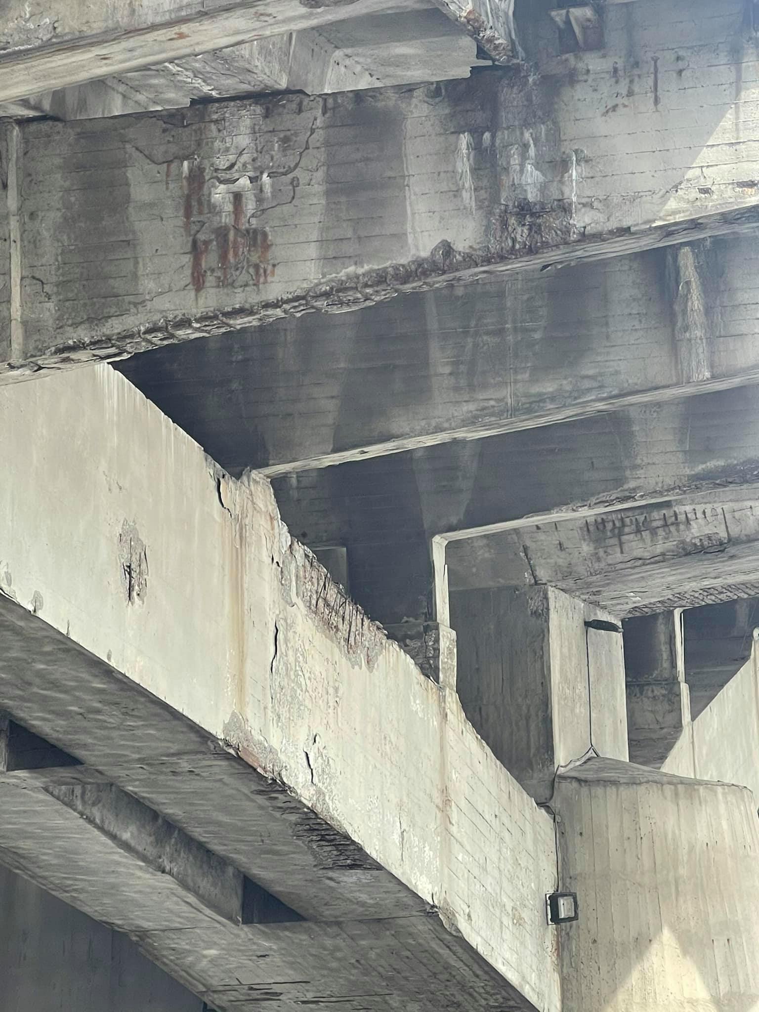 в сети появились пугающие фото моста Метро в Киеве